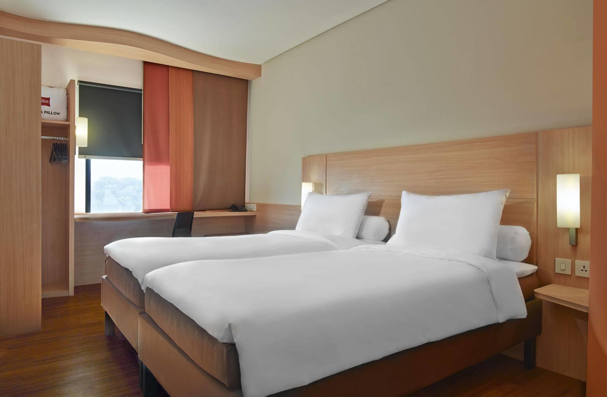 Swiss-Belinn Cawang Jakarta Exteriör bild